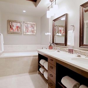 One-Bedroom Presidential King Suite